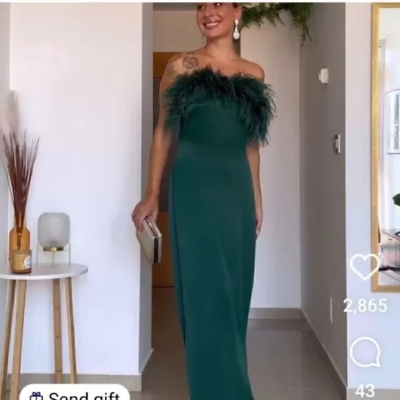 BLOGGER'S FAVENWT Zara - Green Feather Satin Effect Strapless Dress BLOGGER'S FAVENWT Zara - Green Feather Satin Effect Strapless Dress